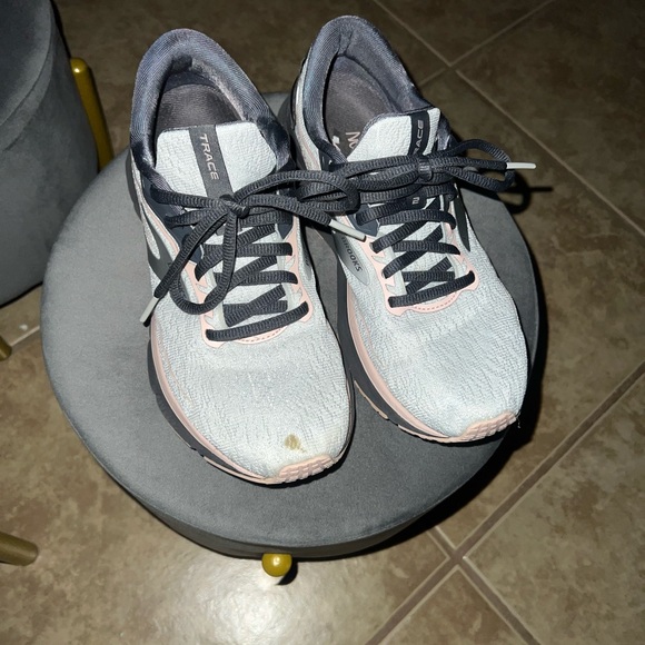 Brooks - Picture 3 of 5